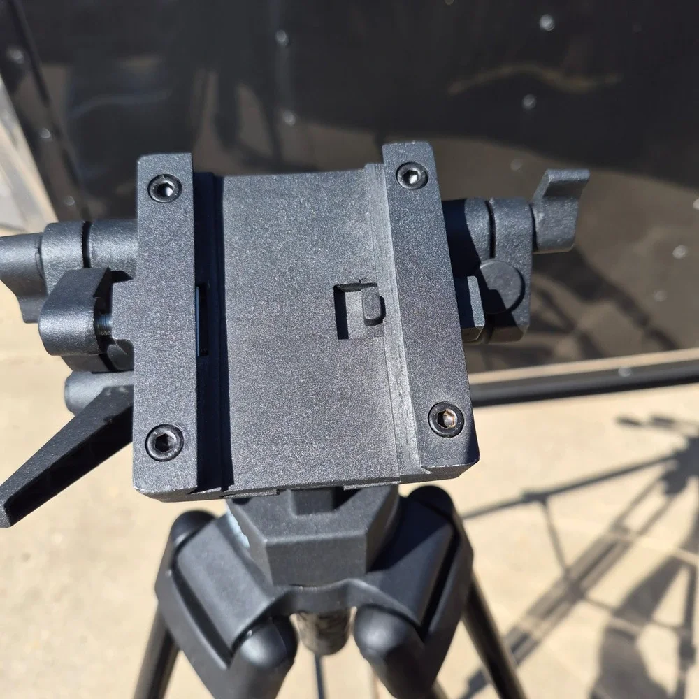 Davis & Sanford Provista 7518B‎ Tripod with FM18 Fluid Head and Carrying Case